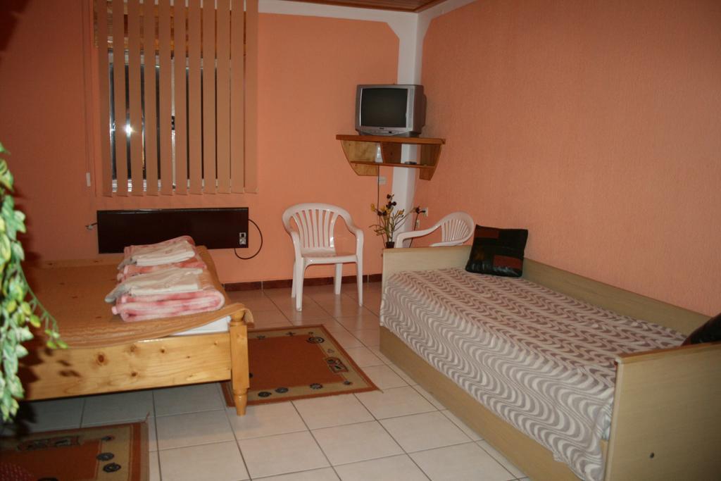 Sobe Rooms Szobak Zimmer Kis 팔릭 외부 사진